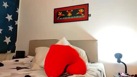 Snapshot of camilosaennz chatting on February 13, 2026, 1:01 am camilo online show from February 13, 2026, 1:01 am