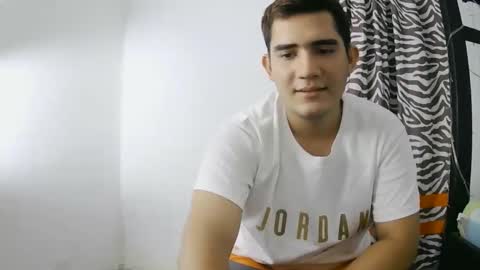 Camilowhite  online show from September 30, 2025, 7:08 pm