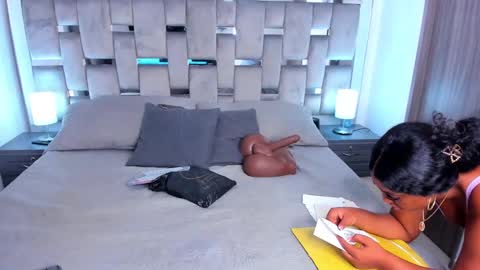 Camila online show from January 19, 2025, 4:57 pm