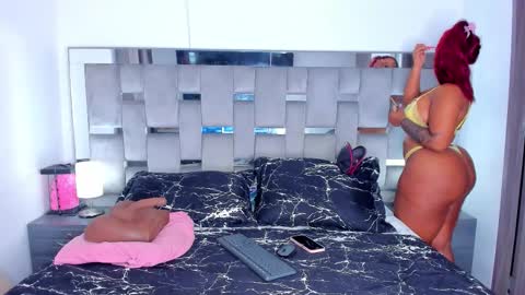 Camila online show from November 24, 2025, 4:18 pm