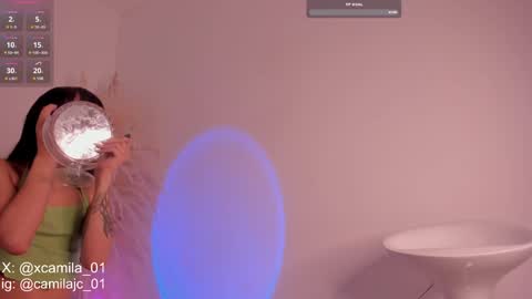 Laura Camila online show from December 14, 2024, 6:52 pm