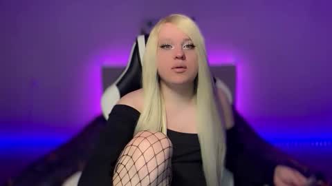 Miley online show from December 14, 2025, 9:52 pm