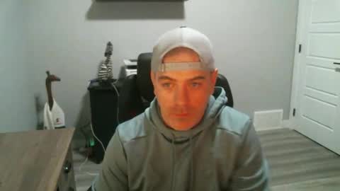 Snapshot of canadianboi6969 chatting on April 4, 2026, 6:33 am CanadianBacon6969 online show from April 4, 2026, 6:33 am