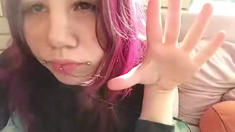 Snapshot of candancespeller chatting on June 18, 2026, 12:33 am Mari online show from June 18, 2026, 12:33 am