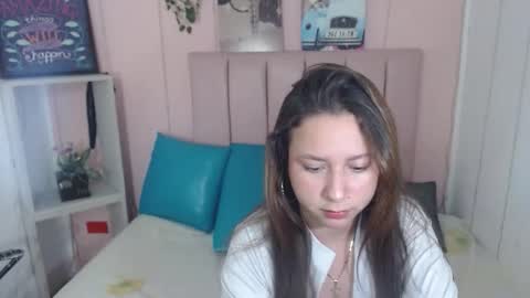 candela_dubout online show from October 10, 2025, 11:20 am