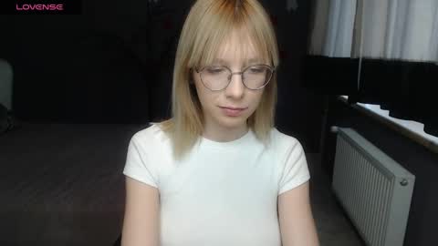 candicahoney online show from March 14, 2026, 12:43 pm