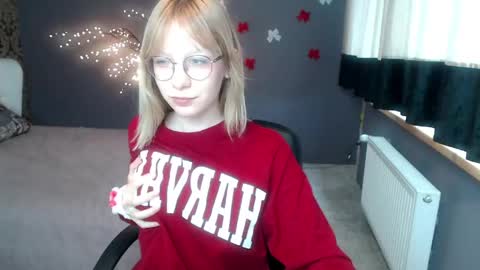 candicahoney online show from March 17, 2026, 12:41 pm