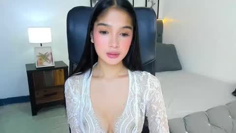 candiceferragamo online show from January 10, 2026, 3:25 pm