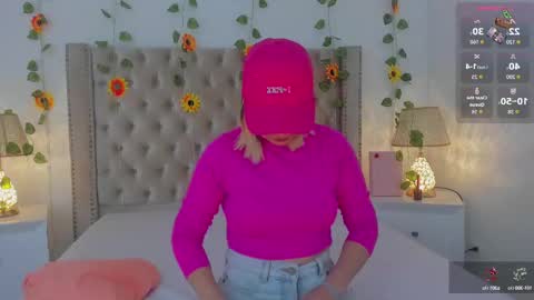 Candie  online show from September 22, 2025, 12:18 pm