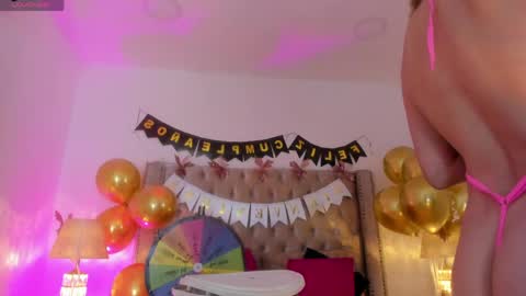 Snapshot of candiegilson__ chatting on June 2, 2026, 12:18 pm Candie online show from June 2, 2026, 12:18 pm