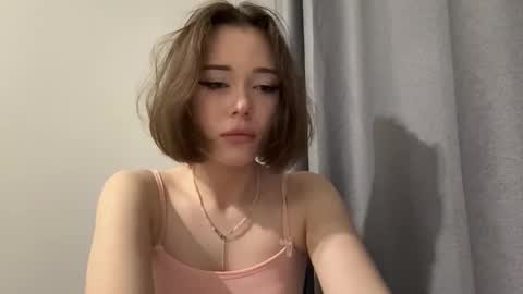 Isabella online show from December 1, 2025, 6:24 pm