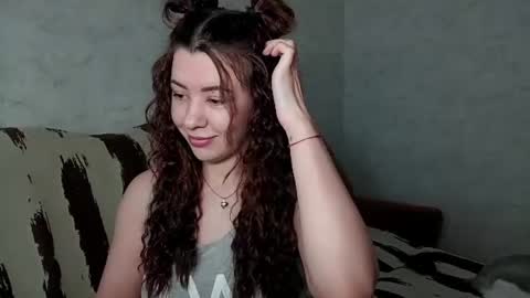Snapshot of candisfregozo chatting on June 17, 2026, 10:06 am Mira online show from June 17, 2026, 10:06 am