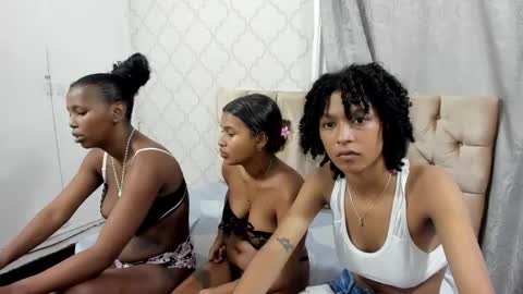 candy_ebony18_ online show from October 5, 2025, 1:09 pm