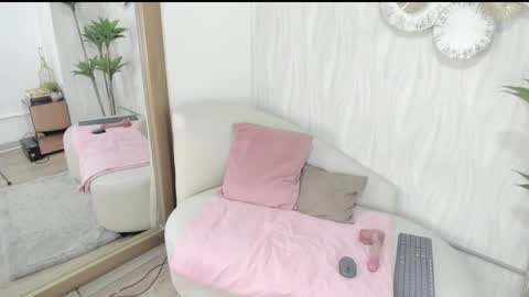 candy eyes  online show from May 1, 2026, 4:50 am