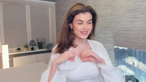 Flora online show from February 1, 2025, 10:23 pm