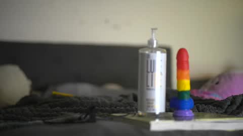 ExtraCandy online show from December 2, 2025, 9:47 am