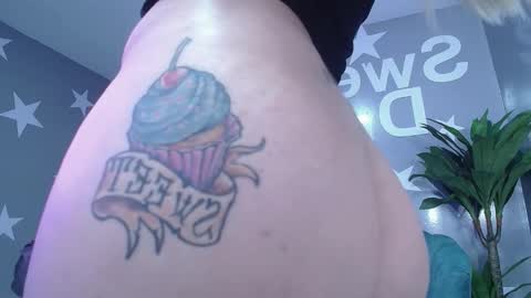 candy_kush_a online show from October 10, 2025, 11:04 pm