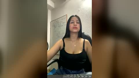 Snapshot of candy_liittle18 chatting on August 4, 2026, 2:15 am candy_liittle18 online show from August 4, 2026, 2:15 am