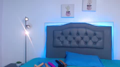 Candy online show from November 26, 2025, 7:04 pm