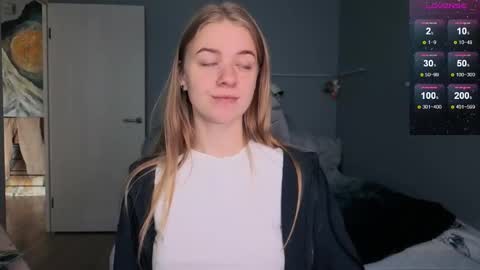 Snapshot of candy_meggie chatting on September 17, 2025, 8:16 am Megan online show from September 17, 2025, 8:16 am