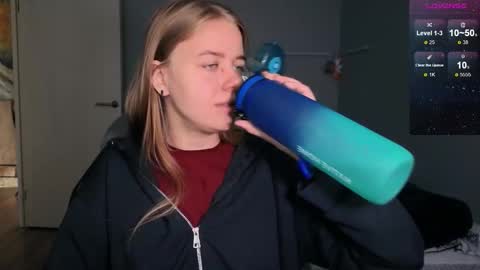 Snapshot of candy_meggie chatting on September 18, 2025, 8:16 am Megan online show from September 18, 2025, 8:16 am