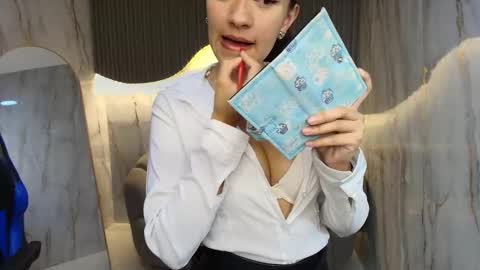 Candy  online show from March 26, 2026, 3:12 am