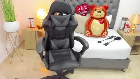 CANDY online show from February 18, 2025, 7:19 pm