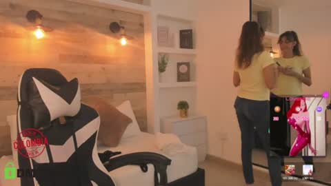 Snapshot of candy_summer28_ chatting on August 4, 2026, 7:16 pm CANDY online show from August 4, 2026, 7:16 pm