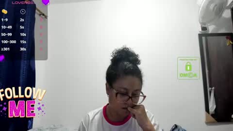 candy_val online show from June 19, 2026, 6:18 am