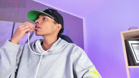  and MarilynHot online show from April 28, 2026, 9:20 pm