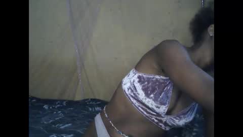 candybrown001 online show from September 16, 2025, 9:43 am