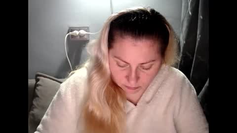 Laura online show from October 8, 2025, 3:31 pm