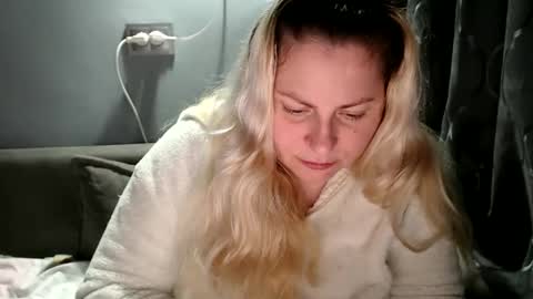 Laura online show from October 10, 2025, 9:03 pm