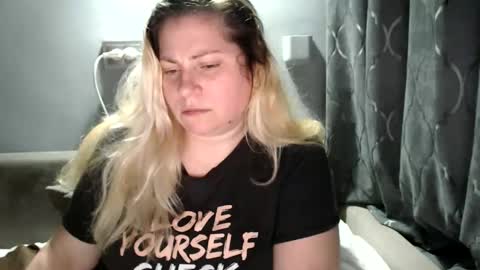 Laura online show from October 14, 2025, 8:42 pm