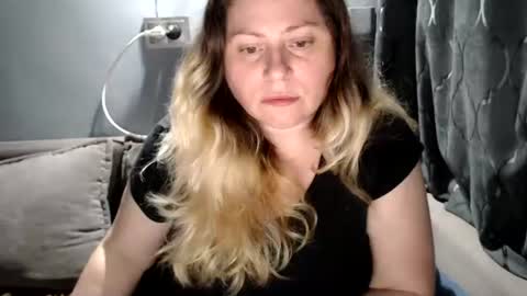 Laura online show from July 14, 2026, 2:05 am