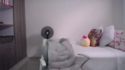 Candy Dowson online show from April 18, 2026, 3:49 pm