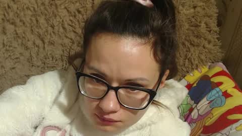 say meow and send tips  online show from February 2, 2025, 9:45 pm