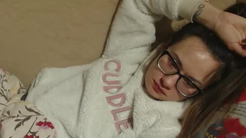 say meow and send tips  online show from March 9, 2025, 1:04 am