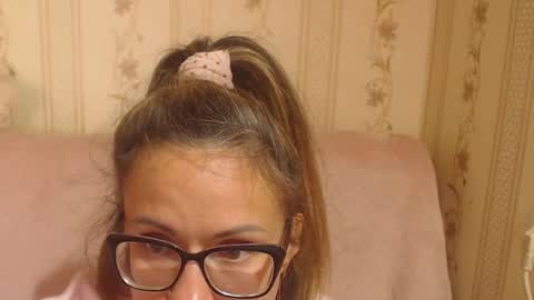 say meow and send tips  online show from September 25, 2025, 10:08 am