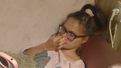 say meow and send tips  online show from October 18, 2025, 5:35 pm