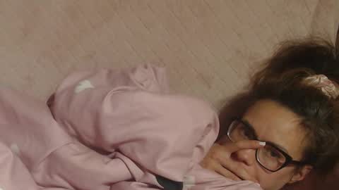 say meow and send tip  online show from October 22, 2025, 9:47 pm