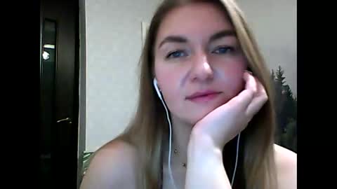 Daisy online show from December 14, 2025, 9:08 pm