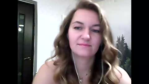 Daisy online show from December 15, 2025, 9:30 pm