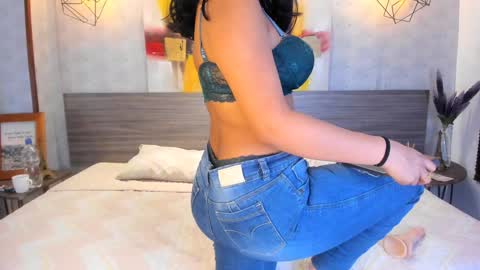 Candys Victoria online show from February 6, 2025, 5:03 am