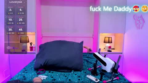  Dulce Maria  online show from February 6, 2025, 11:04 pm