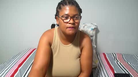 Snapshot of candyyumsaerolaxx chatting on June 4, 2026, 8:15 pm candyyumsaerolaxx online show from June 4, 2026, 8:15 pm