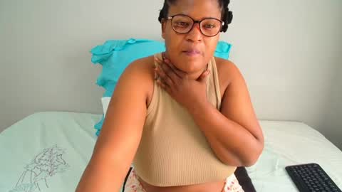 Snapshot of candyyumsaerolaxx chatting on June 16, 2026, 7:44 am candyyumsaerolaxx online show from June 16, 2026, 7:44 am