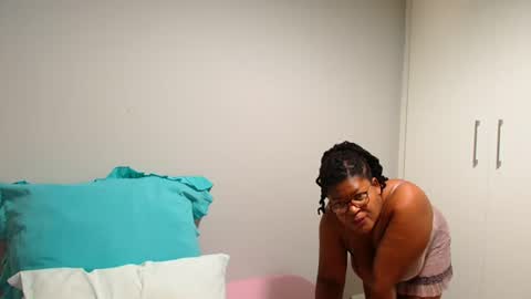 Snapshot of candyyumsaerolaxx chatting on July 7, 2026, 6:05 am candyyumsaerolaxx online show from July 7, 2026, 6:05 am