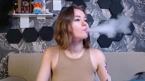 Mia online show from December 9, 2024, 5:40 am