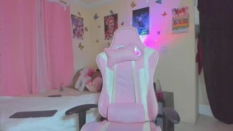 Canela online show from February 15, 2025, 1:21 am